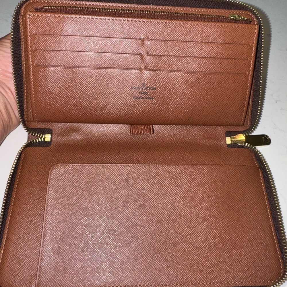 Louis Vuitton Brown and Gold Monogram Zip Wallet - Picture 5 of 16